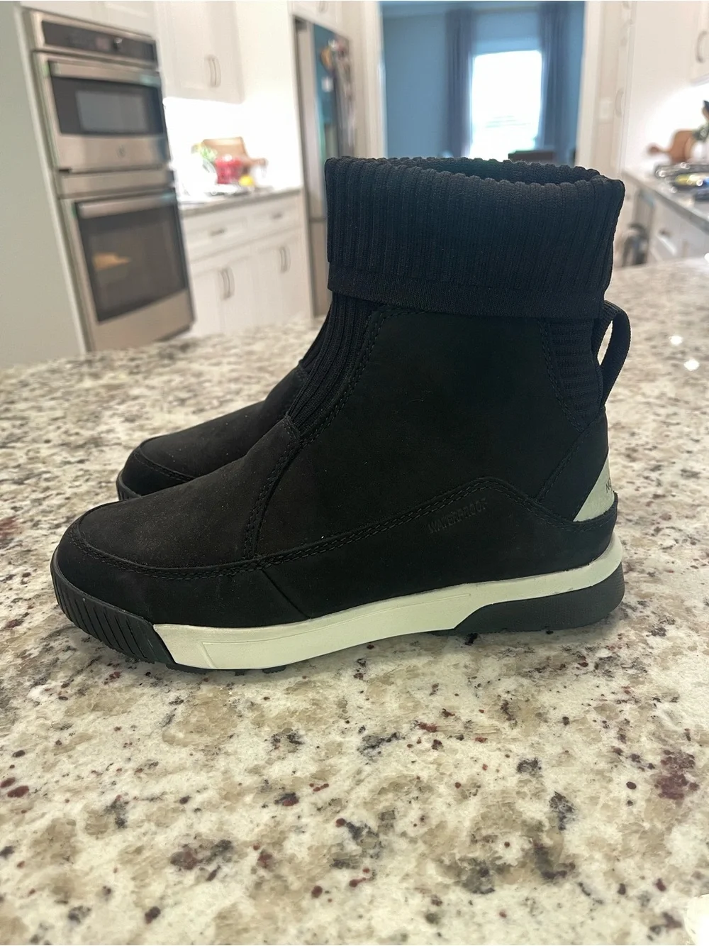 The North Face Women’s Sierra Knit Waterproof Boots Sz 6 NEW